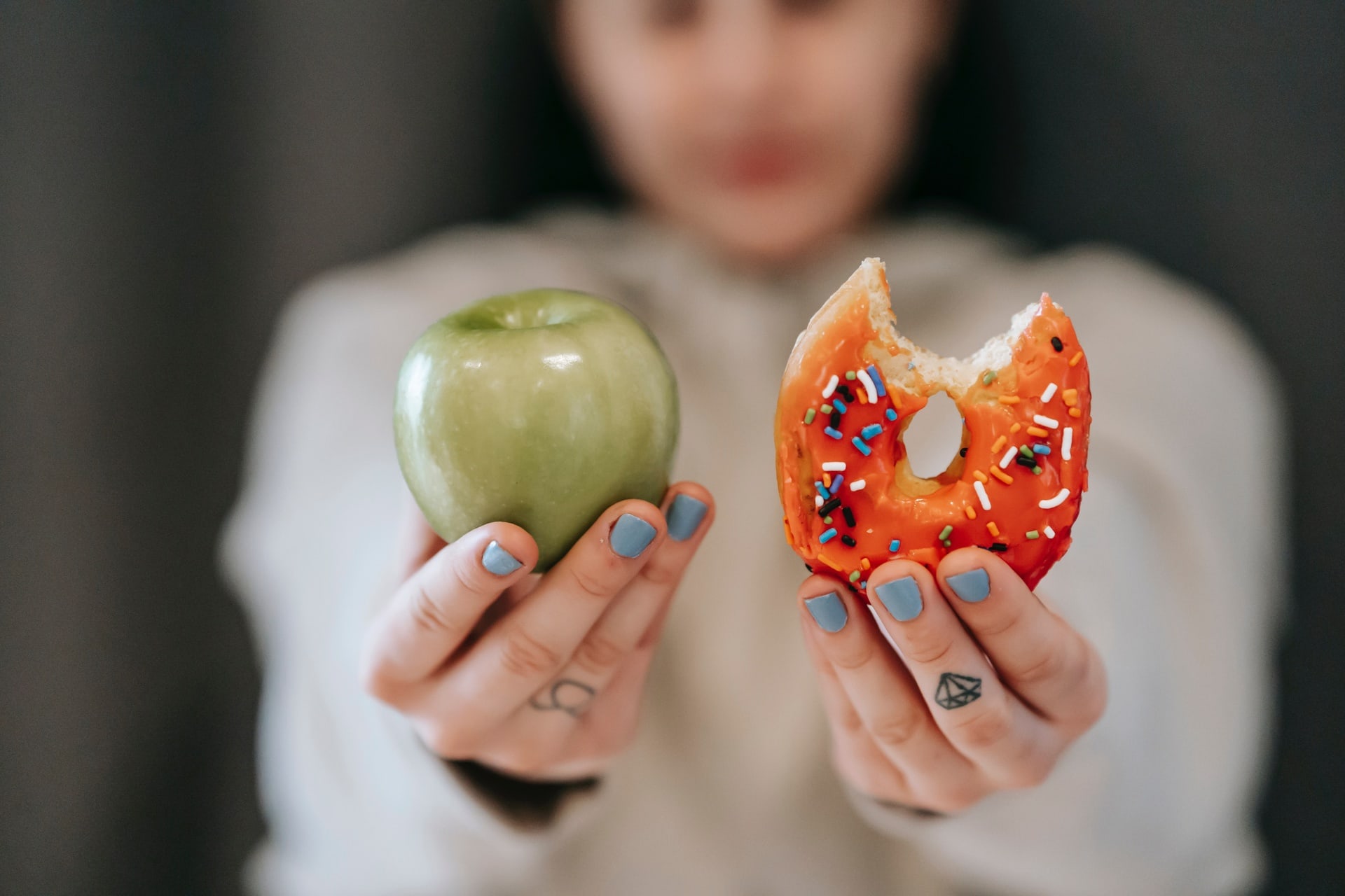Apple or donut